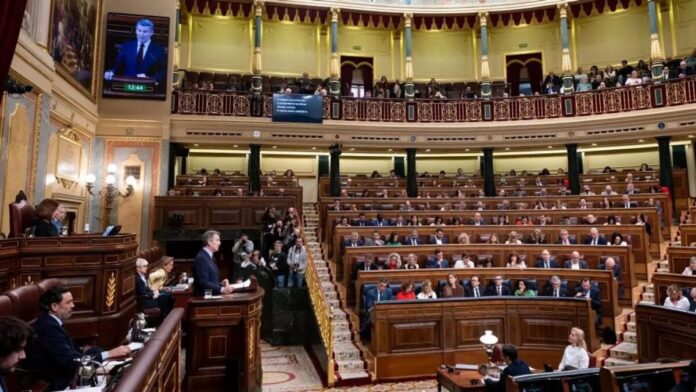 إسبانيا تفرض حظراً تاريخياً على الأسلحة إلى إسرائيل