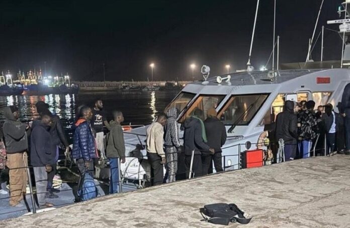 المغرب.. إنقاذ 57 مهاجراً بعد قضاء 3 أيام في عرض البحر