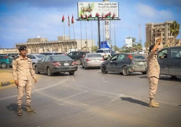 طرابلس وجنزور.. توقيف جانٍ سرق هاتفاً واعتقال شخص أطلق النار بالطريق العام
