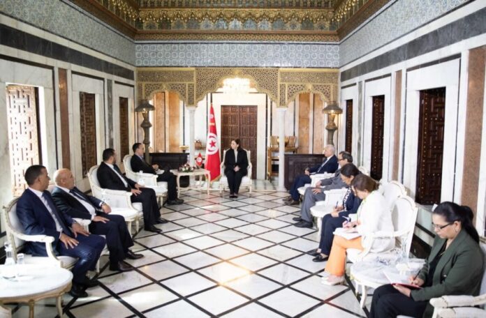 وزير الاقتصاد: توحيد الجهود لتعزيز المبادلات التجارية مع تونس