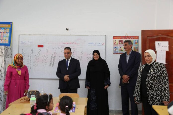 وزير التربية يتفقد سير العملية التعليمية بمدرسة في «طرابلس المركز»