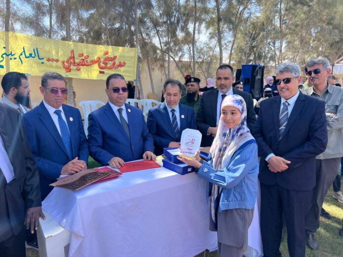 وزير التربية يكرم الرعيل الأول من معلمي صبراتة ويُدشّن مدرسة جديدة