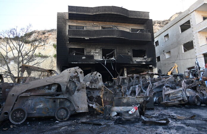 قتل قادة جنوب لبنان.. إصابة جندي لـ«اليونيفيل» بقنبلة إسرائيلية