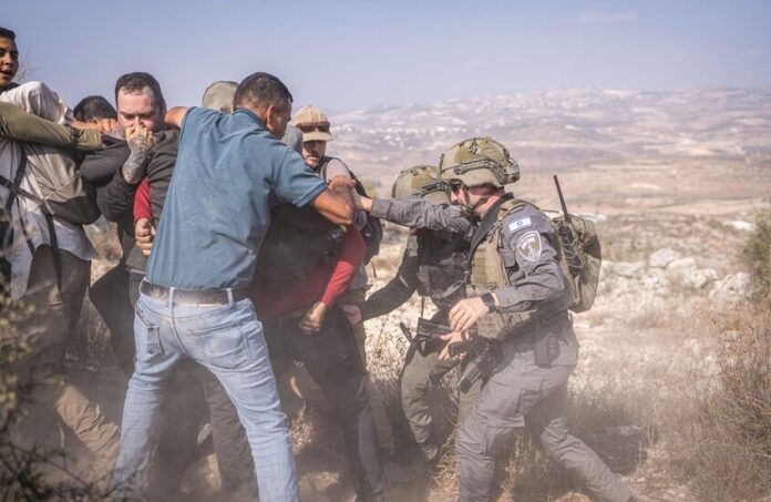 قتيل بقصف للجيش الإسرائيلي في الضفة الغربية