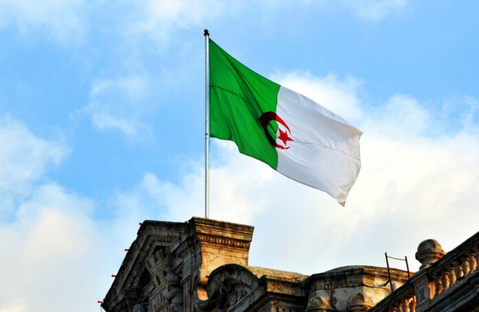الجزائر: قرار فرنسا بشأن اتفاقية 1968 شأن داخلي ولا يعنينا