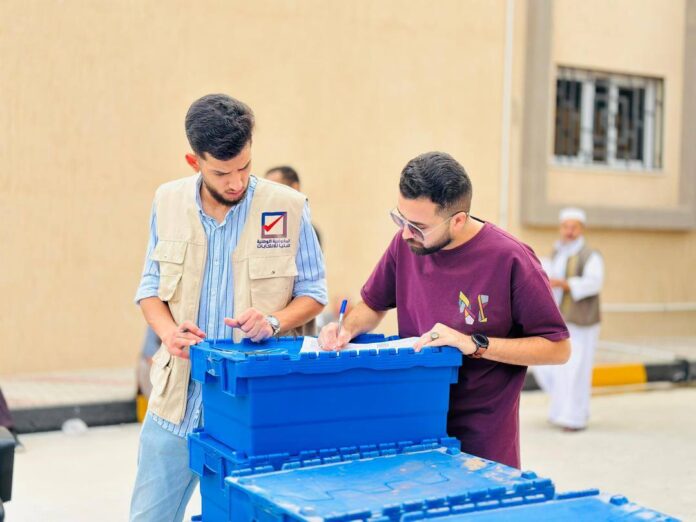 بعد تسجيل 150 ألف ناخب.. انطلاق توزيع «بطاقات الناخبين» بالبلديات