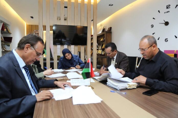 التربية تبحث تسويات وتعيينات جديدة لمعلمي البلديات