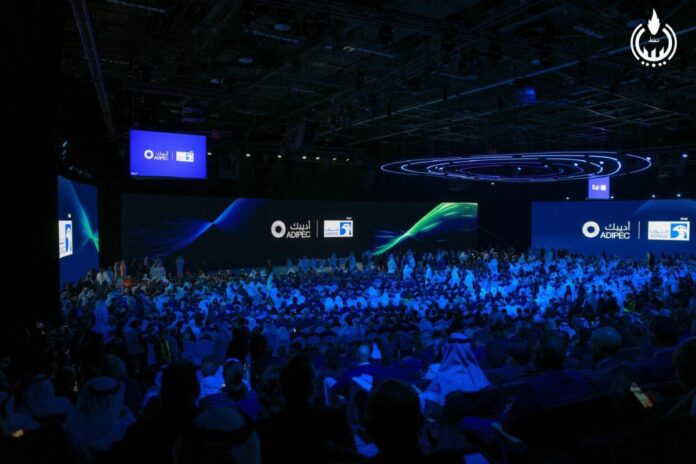 النفط الليبي في «أديبك 2025».. زيادة الإنتاج مع الحفاظ على المعايير البيئية