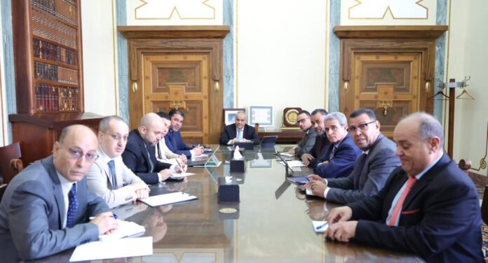 المركزي يناقش مع «مصرف الجمهورية» تعزيز كفاءة الأداء وتحسين السيولة