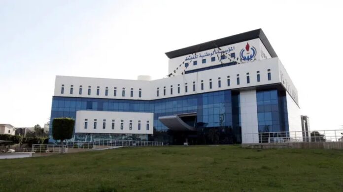 الوطنية للنفط تسلم جهازاً متطوراً للتحليل الجنائي لمركز البحوث والخبرة القضائية