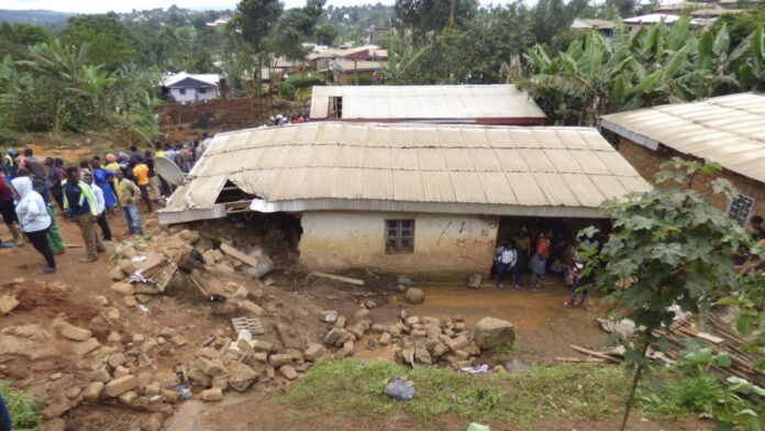 مقتل العشرات بحوادث مأساوية حول العالم