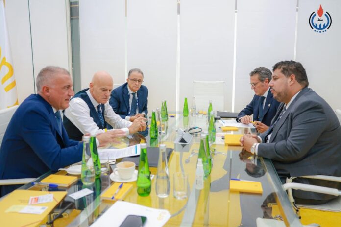 مؤسسة النفط تبحث مع شركة «إيني» الإيطالية تنفيذ مشاريع مشتركة