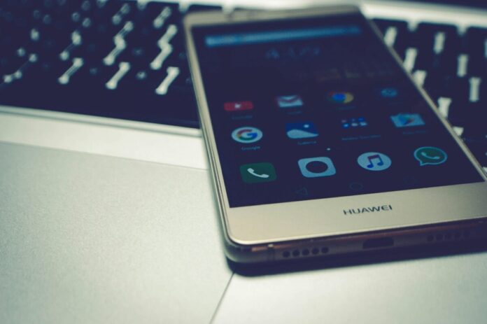 «هونر وهواوي» تُشعلان سباق الأجهزة الذكية