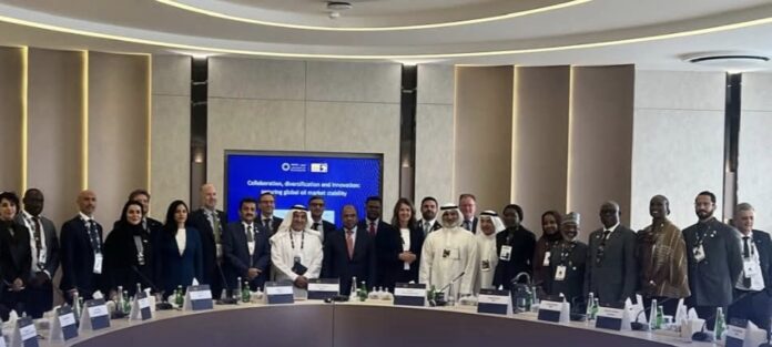 وزير النفط والغاز يشارك في حوار حول التعاون لضمان استقرار سوق النفط العالمي