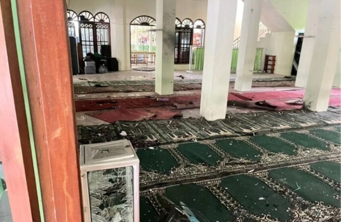 إصابة 54 شخصًا في انفجار مسجد داخل مجمع مدرسي أثناء صلاة الجمعة بإندونيسيا