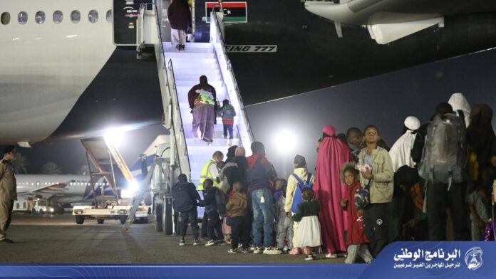 ليبيا تواصل ترحيل المهاجرين «غير الشرعيين»