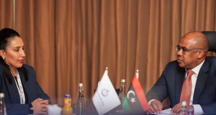 وزير النفط يبحث مع «بيكر هيوز» خطط التحديث والتحول الرقمي