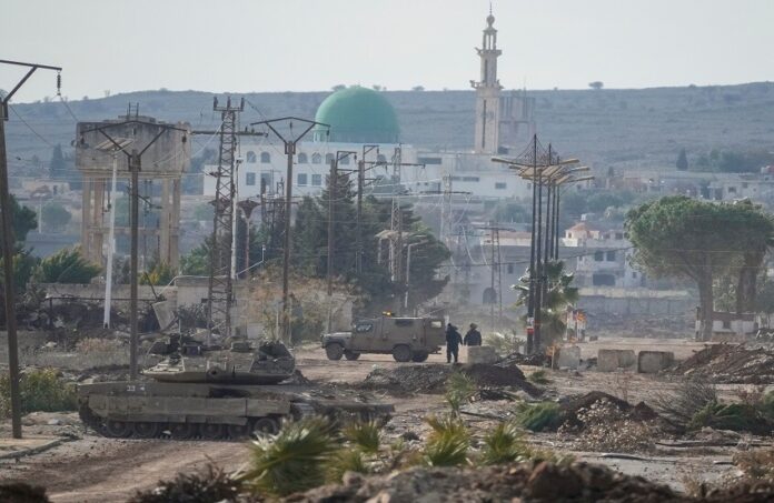 سوريا.. إسرائيل تطلق قنابل دخانية على «نساء وأطفال» بريف القنيطرة