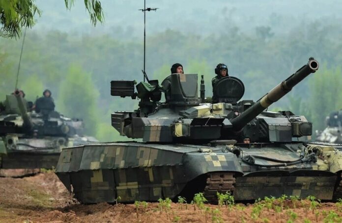 اشتباكات تايلاند وكمبوديا تدخل أسبوعها الثاني.. مقتل 25 شخصاً ونزوح 800 ألف