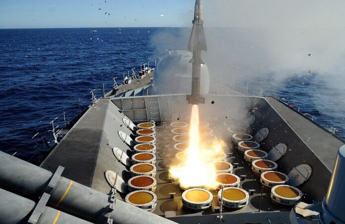 باكستان تختبر صاروخ بحري «فائق الدقة» في بحر العرب