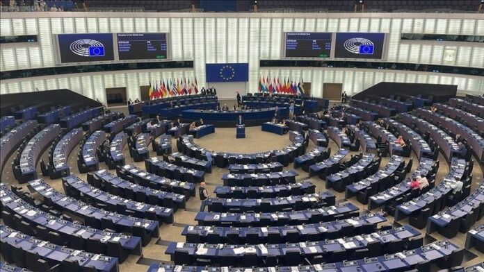 الاتحاد الأوروبي يقرر تجميد الأصول الروسية إلى «أجل غير مسمى»!