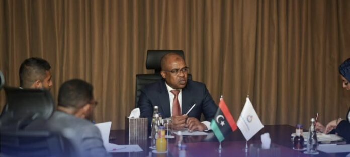 وزير النفط يستعرض فرص شراكات جديدة مع «ترافيقورا»