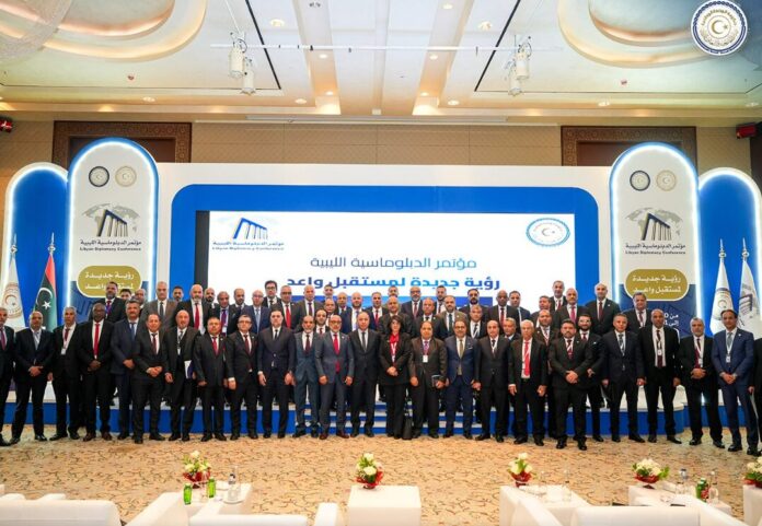«المؤتمر الأول للدبلوماسية» يناقش الاستقرار الوطني وأزمة الهجرة