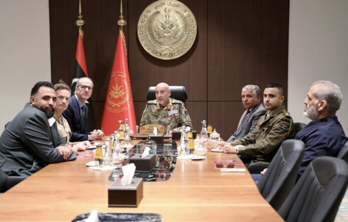 الحداد يشدد على مواصلة التعاون العسكري مع بريطانيا