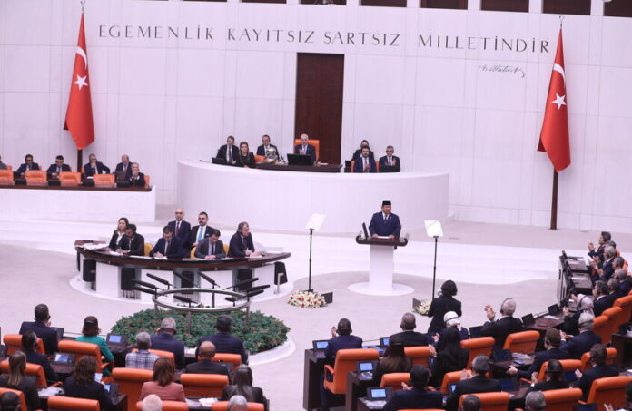 البرلمان التركي يدرس تسوية «النزاع الكردي»