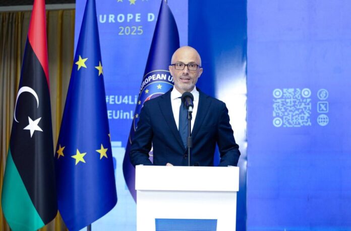 سفير الاتحاد الأوروبي يؤكد دعم ليبيا في مواجهة أزمة الهجرة