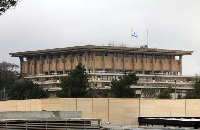 «أنا لست كلبة عندك».. مواجهة حامية تهز الكنيست الإسرائيلي!