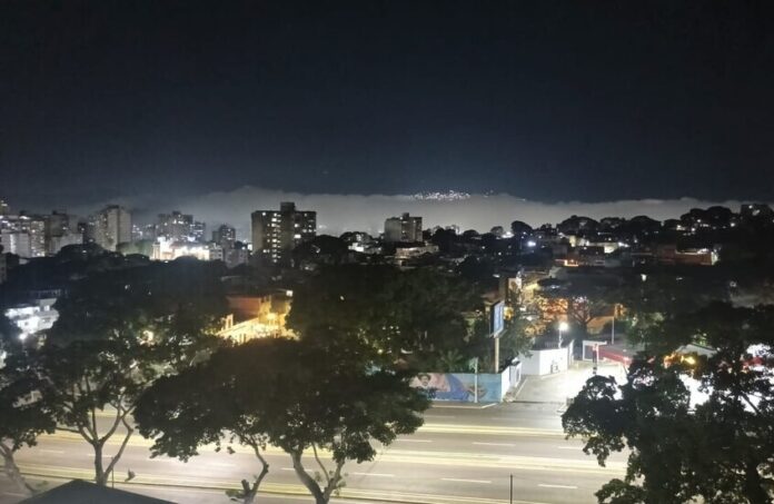 بالفيديو.. أصوات إطلاق نار وتحليق مسيّرات تهزّ فنزويلا