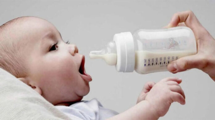 سحب حليب الأطفال لشركة شهيرة.. تحذير عاجل في بريطانيا وإيرلندا