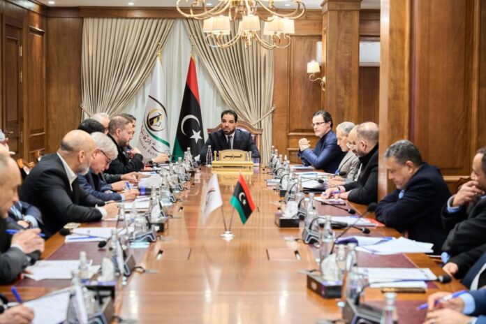 هيئة الرقابة الإدارية تستعرض التحديات وتؤكد أهمية الانضباط الوظيفي