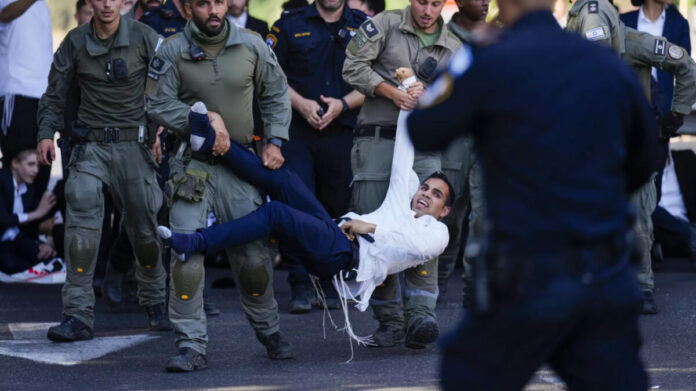 دهس متظاهرين بالقدس.. قتلى ومصابون احتجاجاً على «التجنيد الإلزامي»