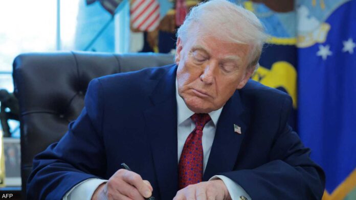 خطوة صادمة.. ترامب يوقّع أمراً بالانسحاب من 66 منظمة دولية
