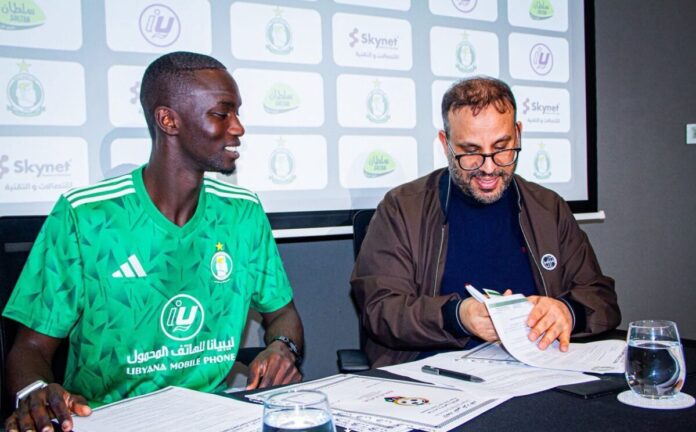 صفقة قوية.. كامارا ينضم إلى الأهلي طرابلس بعقد طويل الأمد