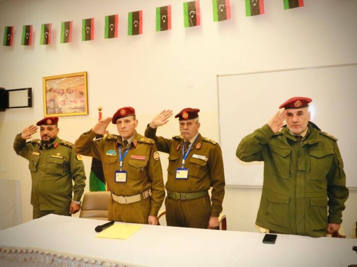 تخريج دورات مالية وإدارية لمنتسبي الجيش في طرابلس