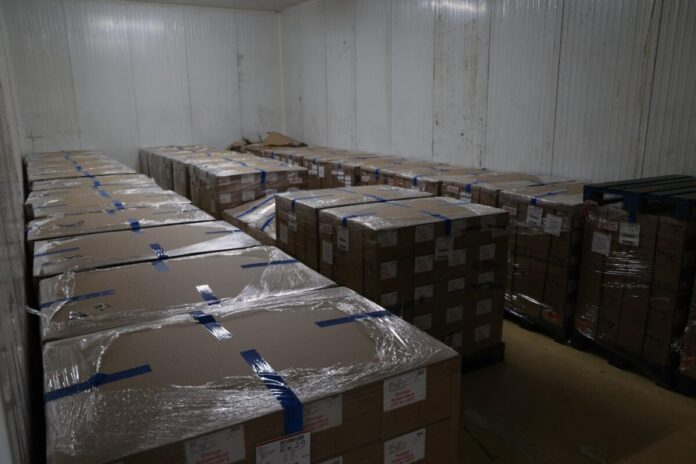 «جهاز الإمداد الطبي» يستلم 33 حاوية أدوية