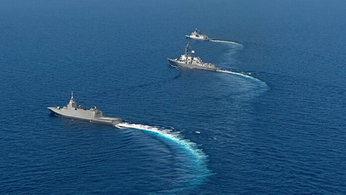 احتجاز قارب صيني يشعل توتراً جديداً