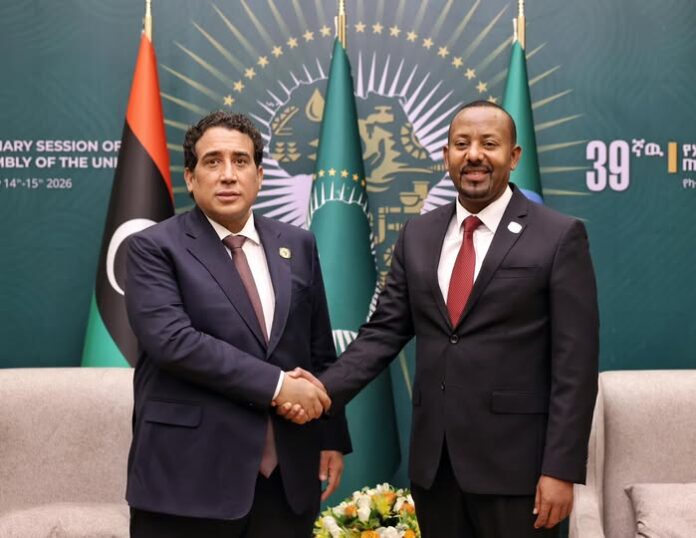 المنفي يبحث مع «رئيس الوزراء الإثيوبي» تعزيز التعاون الإقليمي