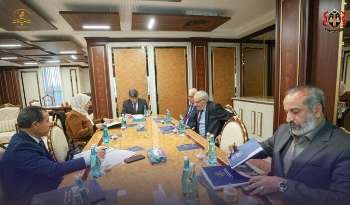 النيابة تناقش ملفات «مكافحة الفساد والاتجار بالبشر»