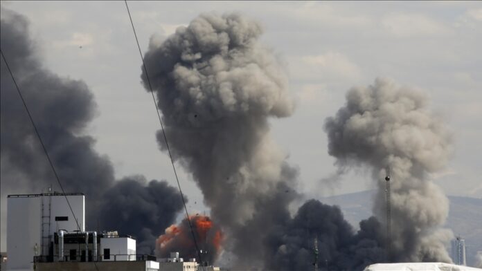 تصعيد جديد في إيران.. غارات أمريكية إسرائيلية تطال مدنيين وعسكريين