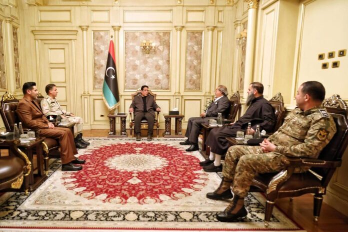 المنفي يعقد اجتماعاً موسعاً للتنسيق بين المؤسسات العسكرية