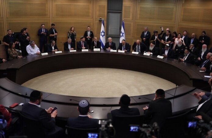 الكنيست الإسرائيلي يصوّت على قانون «إعدام الأسرى» الفلسطينيين.. نتنياهو وبن غفير يحتفلان