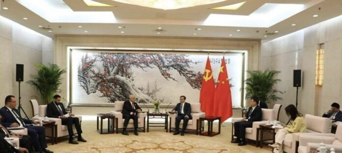 ليبيا والصين تتفقان على تعزيز التعاون «السياسي والاقتصادي»