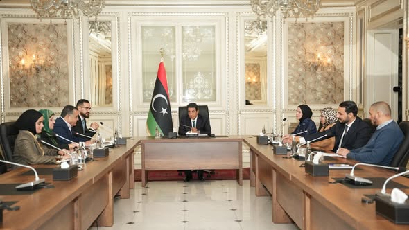 المنفي يبحث مع «أعضاء الحوار المهيكل» مسار التشاور الوطني