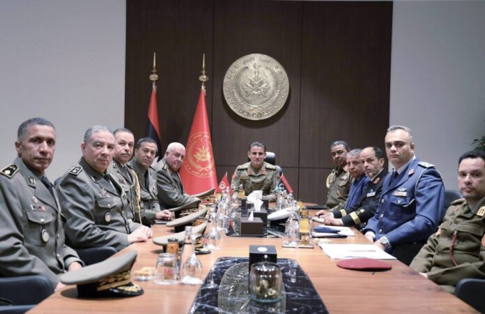 النمروش يبحث مع نظيره التونسي تعزيز التعاون «العسكري والاستخباراتي»