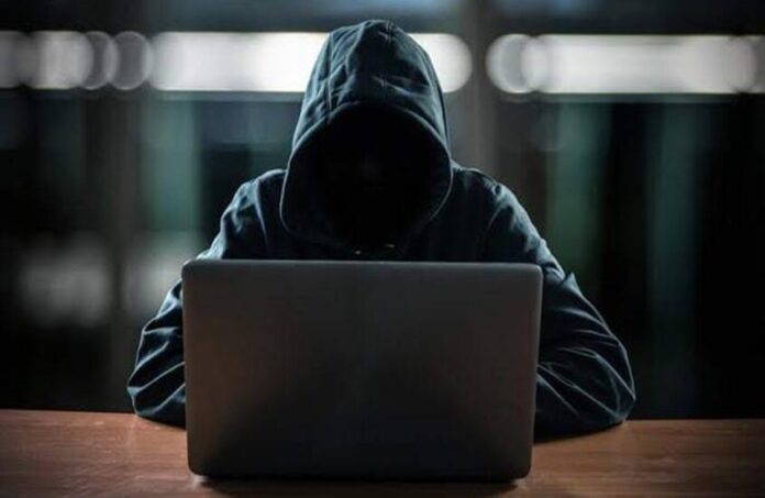 مصر.. وزارة العمل تحذر من صفحات وهمية تسرق «بيانات المواطنين»