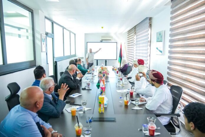 وفد عُماني يزور مجموعة السهل القابضة لبحث التعاون الصناعي مع ليبيا